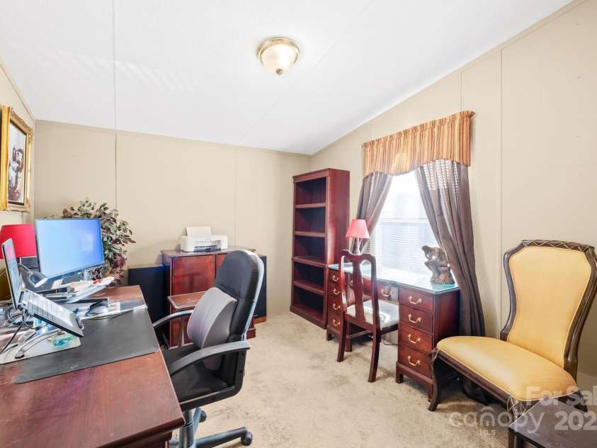 334 Hillcrest Drive, Mooresville, NC 28115.  MLS# CAR4228587, YatesRealty ID 4241. 