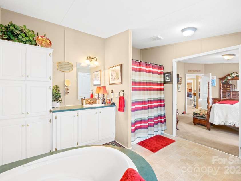 334 Hillcrest Drive, Mooresville, NC 28115.  MLS# CAR4228587, YatesRealty ID 4241. 