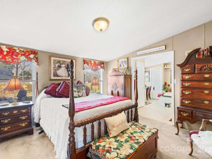 334 Hillcrest Drive, Mooresville, NC 28115.  MLS# CAR4228587, YatesRealty ID 4241. 