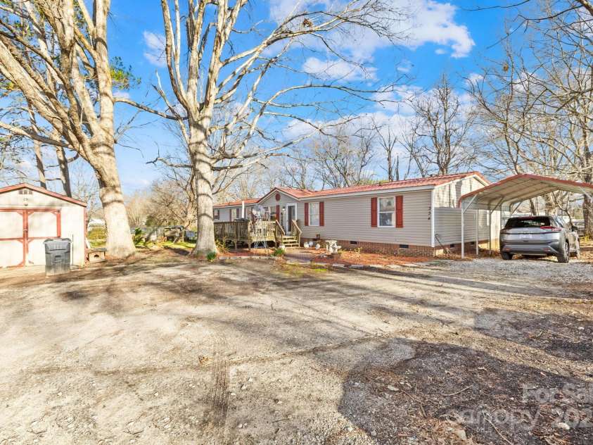 334 Hillcrest Drive, Mooresville, NC 28115.  MLS# CAR4228587, YatesRealty ID 4241. 