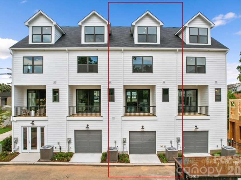 1013 Revival Row, Charlotte, NC 28208.  MLS# CAR4411714, YatesRealty ID 42410. 