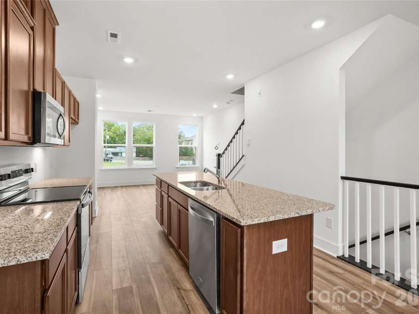 1013 Revival Row, Charlotte, NC 28208.  MLS# CAR4411714, YatesRealty ID 42410. 