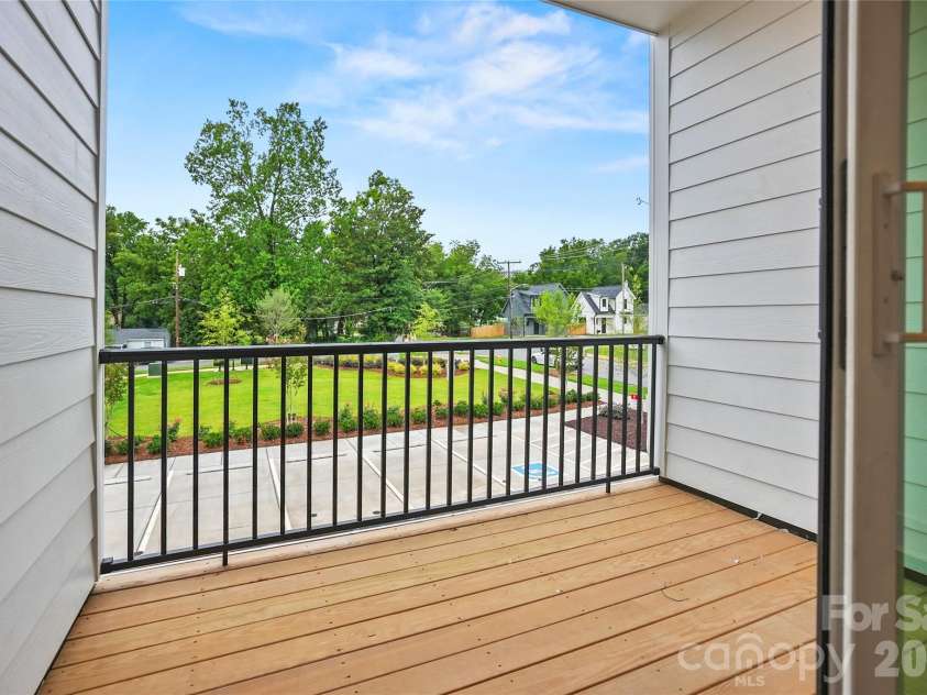 1013 Revival Row, Charlotte, NC 28208.  MLS# CAR4411714, YatesRealty ID 42410. 
