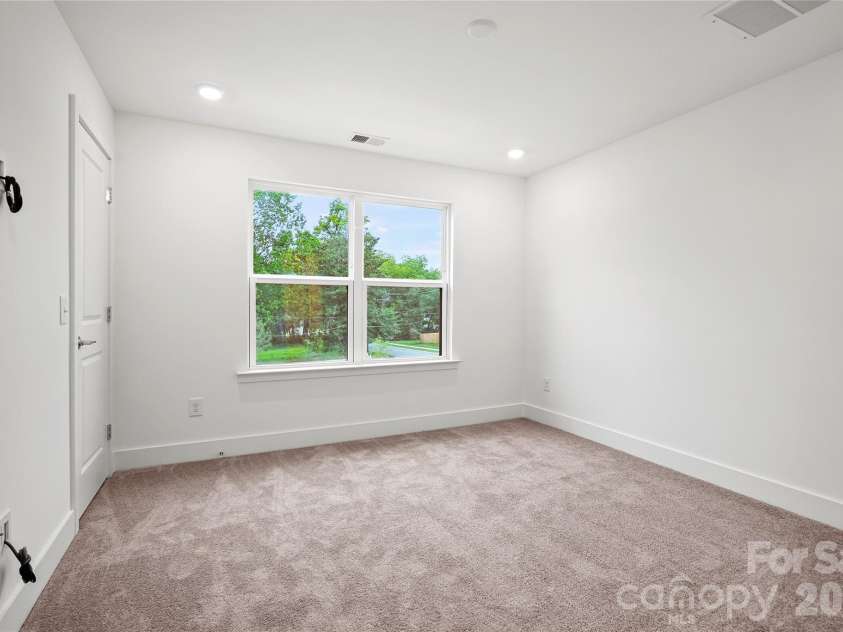 1013 Revival Row, Charlotte, NC 28208.  MLS# CAR4411714, YatesRealty ID 42410. 