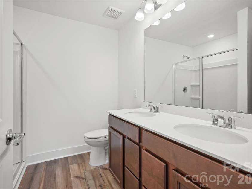 1013 Revival Row, Charlotte, NC 28208.  MLS# CAR4411714, YatesRealty ID 42410. 