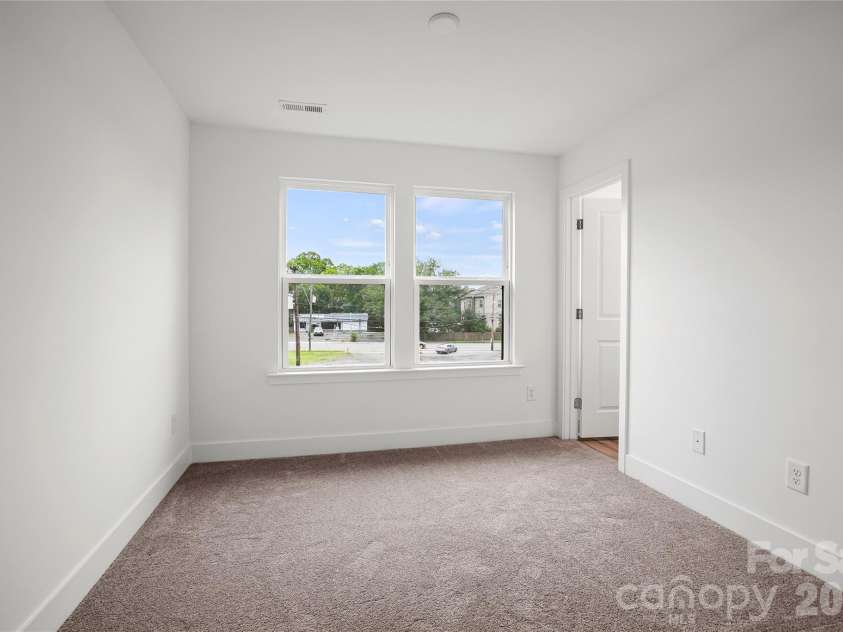 1013 Revival Row, Charlotte, NC 28208.  MLS# CAR4411714, YatesRealty ID 42410. 