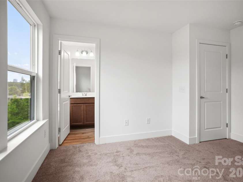 1013 Revival Row, Charlotte, NC 28208.  MLS# CAR4411714, YatesRealty ID 42410. 