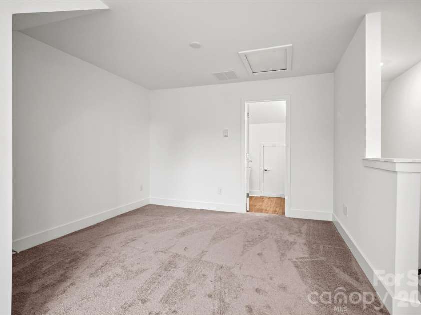 1013 Revival Row, Charlotte, NC 28208.  MLS# CAR4411714, YatesRealty ID 42410. 