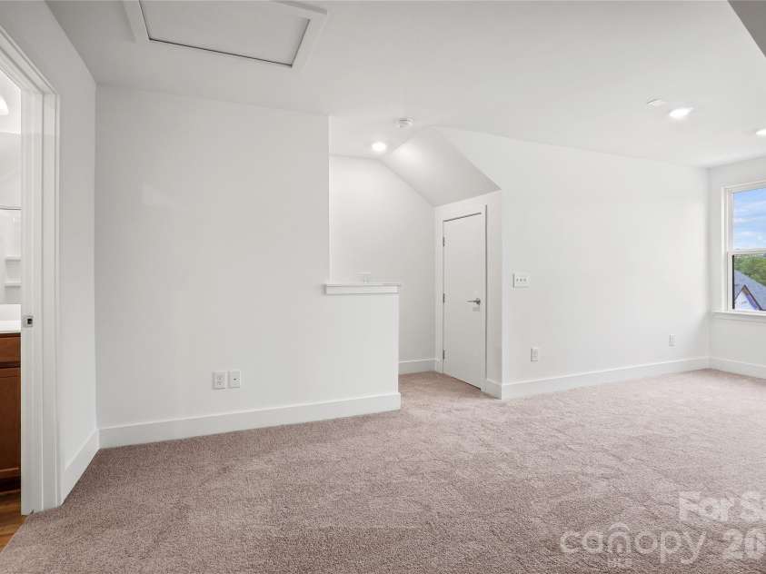 1013 Revival Row, Charlotte, NC 28208.  MLS# CAR4411714, YatesRealty ID 42410. 