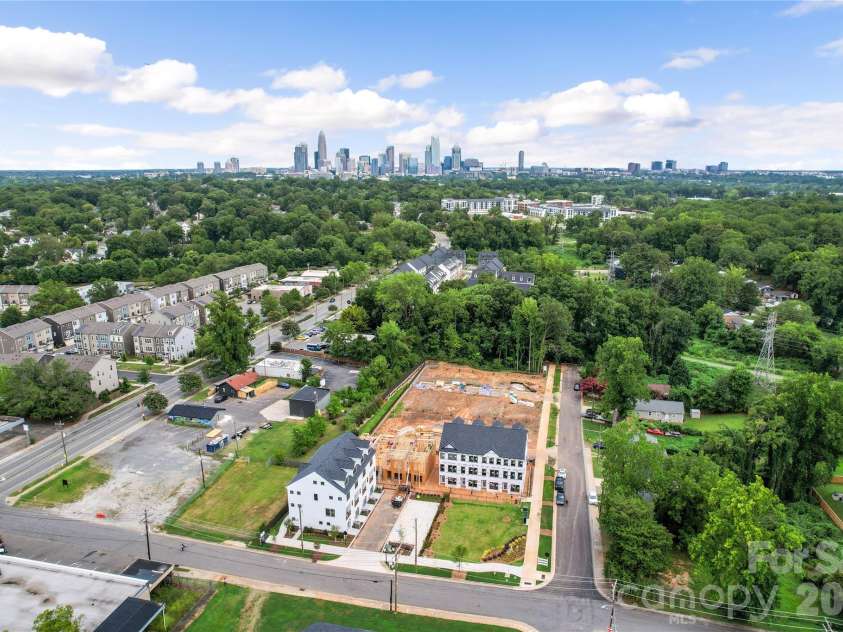 1013 Revival Row, Charlotte, NC 28208.  MLS# CAR4411714, YatesRealty ID 42410. 