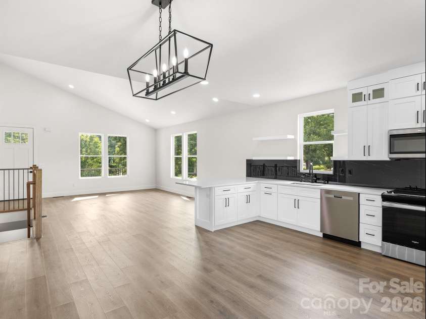 27 Klimovych Road, Hendersonville, NC 28792.  MLS# CAR4399870, YatesRealty ID 42413. Dining area