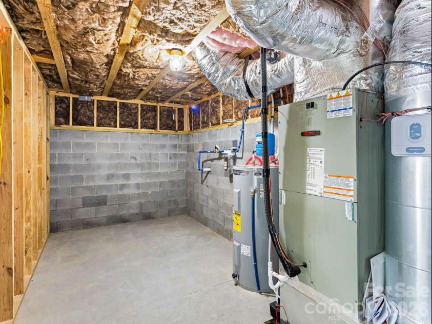 27 Klimovych Road, Hendersonville, NC 28792.  MLS# CAR4399870, YatesRealty ID 42413. Spacious Utility room