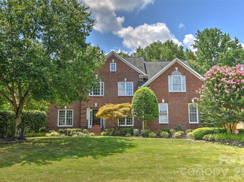 5403 Stallworth Drive, Charlotte, NC 28226.  MLS# CAR4395748, YatesRealty ID 42414. 