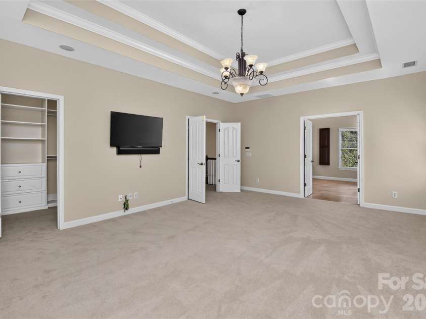 5403 Stallworth Drive, Charlotte, NC 28226.  MLS# CAR4395748, YatesRealty ID 42414. 