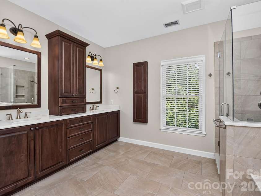 5403 Stallworth Drive, Charlotte, NC 28226.  MLS# CAR4395748, YatesRealty ID 42414. 