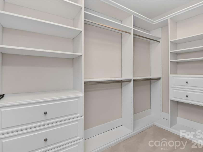 5403 Stallworth Drive, Charlotte, NC 28226.  MLS# CAR4395748, YatesRealty ID 42414. 