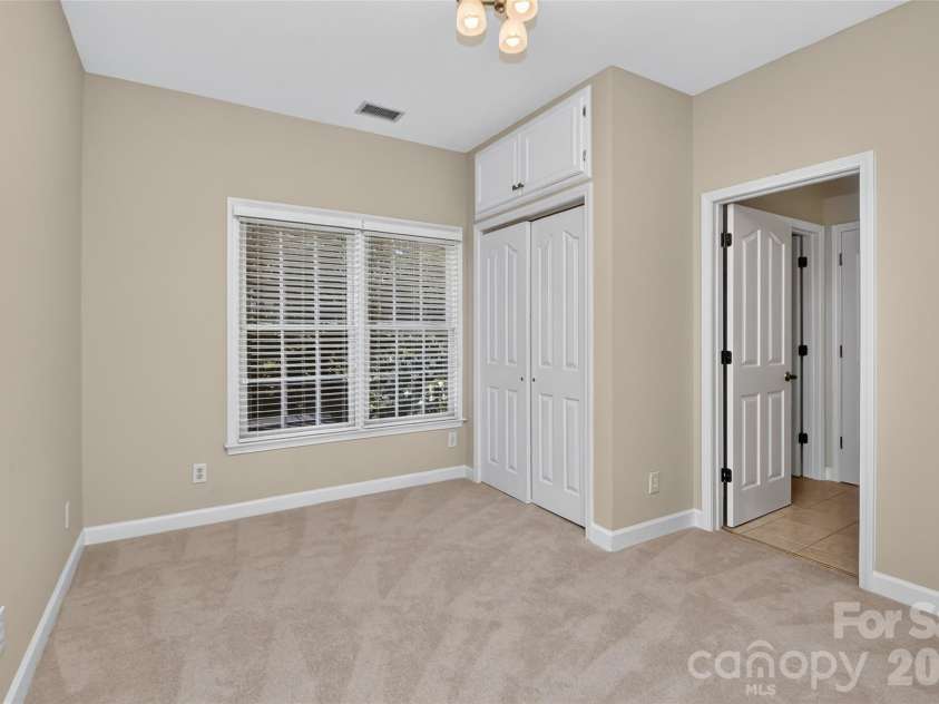5403 Stallworth Drive, Charlotte, NC 28226.  MLS# CAR4395748, YatesRealty ID 42414. 