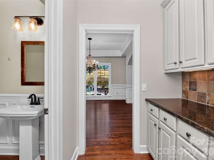 5403 Stallworth Drive, Charlotte, NC 28226.  MLS# CAR4395748, YatesRealty ID 42414. 