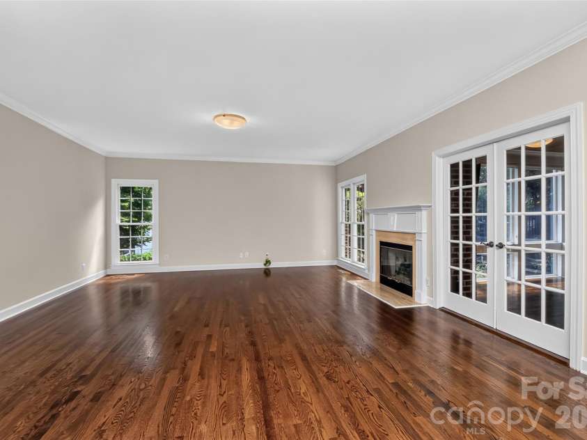 5403 Stallworth Drive, Charlotte, NC 28226.  MLS# CAR4395748, YatesRealty ID 42414. 