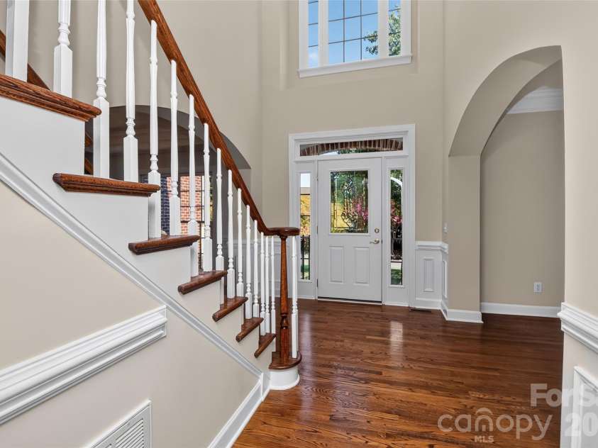 5403 Stallworth Drive, Charlotte, NC 28226.  MLS# CAR4395748, YatesRealty ID 42414. 