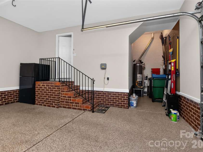 5403 Stallworth Drive, Charlotte, NC 28226.  MLS# CAR4395748, YatesRealty ID 42414. 