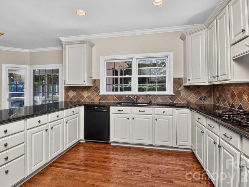 5403 Stallworth Drive, Charlotte, NC 28226.  MLS# CAR4395748, YatesRealty ID 42414. 