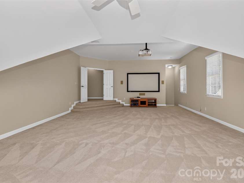 5403 Stallworth Drive, Charlotte, NC 28226.  MLS# CAR4395748, YatesRealty ID 42414. 