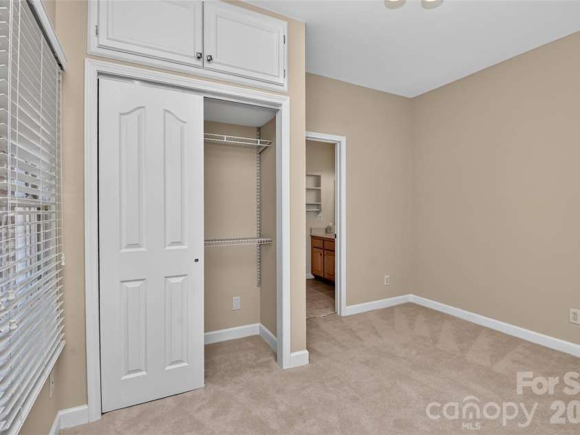 5403 Stallworth Drive, Charlotte, NC 28226.  MLS# CAR4395748, YatesRealty ID 42414. 