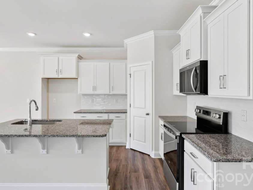 403 Creekview Road, Hendersonville, NC 28792.  MLS# CAR4401243, YatesRealty ID 42415. 
