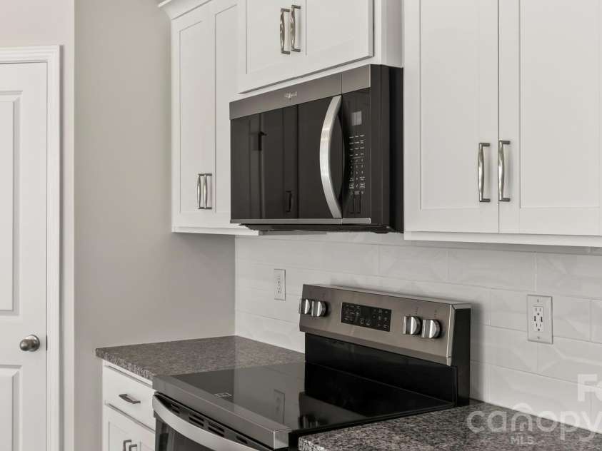 403 Creekview Road, Hendersonville, NC 28792.  MLS# CAR4401243, YatesRealty ID 42415. 