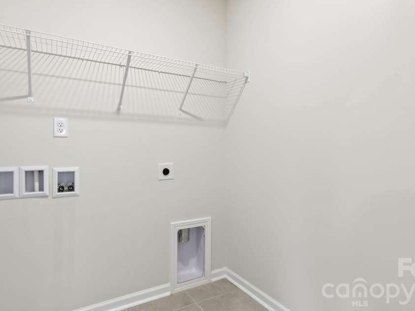 403 Creekview Road, Hendersonville, NC 28792.  MLS# CAR4401243, YatesRealty ID 42415. 