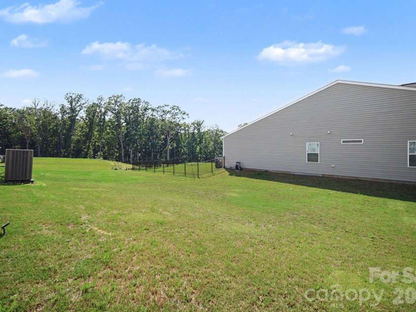 2760 Legacy Ridge Lane, Catawba, NC 28609.  MLS# CAR4405369, YatesRealty ID 42417. Spacious Yard