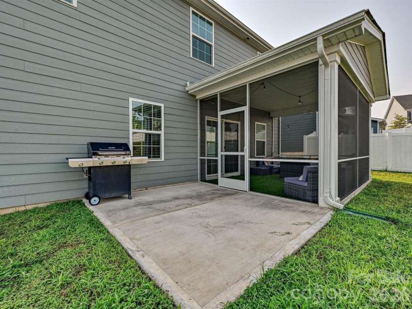 10016 Bowtie Lane, Huntersville, NC 28078.  MLS# CAR4408497, YatesRealty ID 42418. 