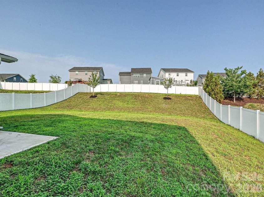 10016 Bowtie Lane, Huntersville, NC 28078.  MLS# CAR4408497, YatesRealty ID 42418. 