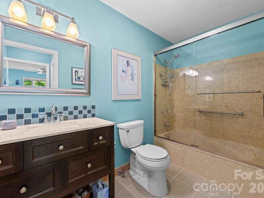 4 Governors Way, Asheville, NC 28804.  MLS# CAR4408866, YatesRealty ID 42419. Guest Bath