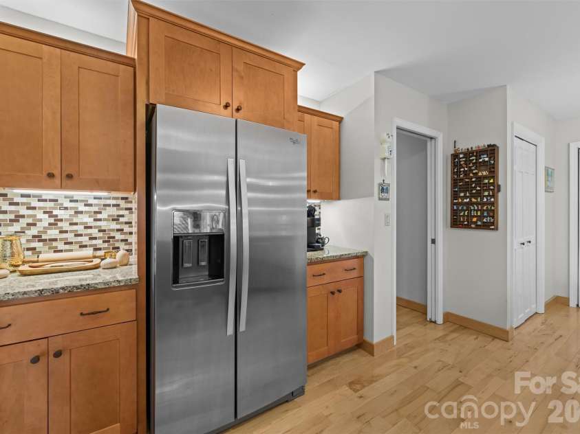 4 Governors Way, Asheville, NC 28804.  MLS# CAR4408866, YatesRealty ID 42419. Kitchen