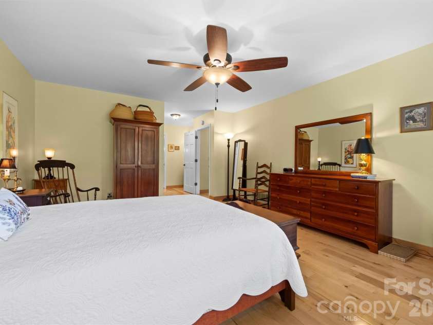 4 Governors Way, Asheville, NC 28804.  MLS# CAR4408866, YatesRealty ID 42419. Primary Bedroom