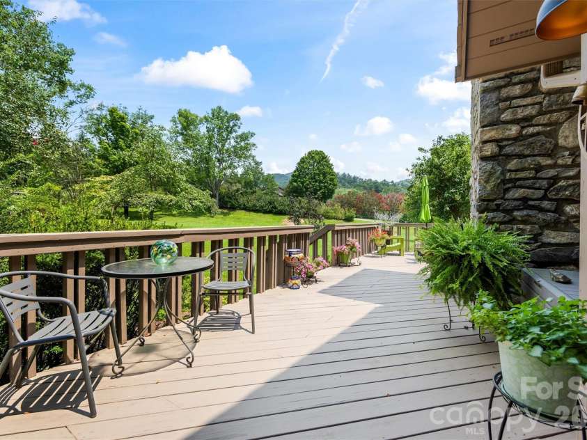 4 Governors Way, Asheville, NC 28804.  MLS# CAR4408866, YatesRealty ID 42419. Side Deck Area