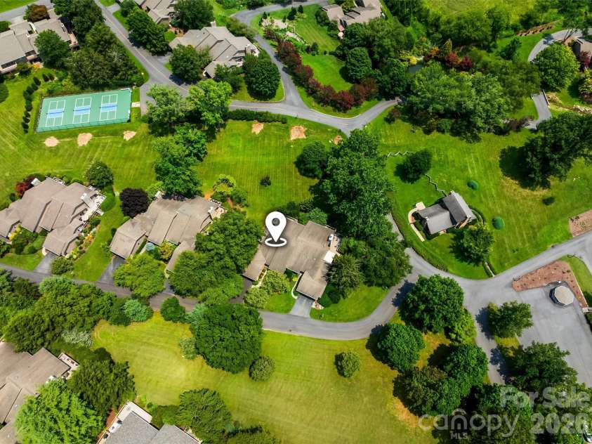 4 Governors Way, Asheville, NC 28804.  MLS# CAR4408866, YatesRealty ID 42419. Unit Location