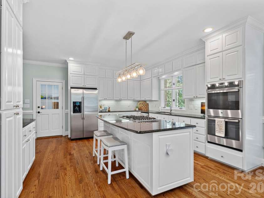 5006 Cranston Court, Charlotte, NC 28277.  MLS# CAR4408843, YatesRealty ID 42422. Kitchen