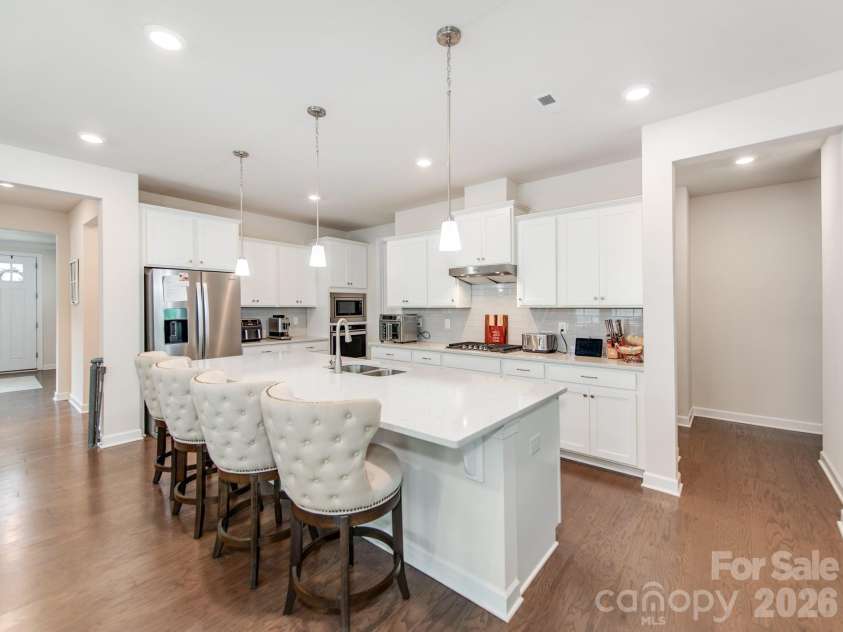 8022 Cornhill Avenue, Charlotte, NC 28277.  MLS# CAR4409382, YatesRealty ID 42423. 