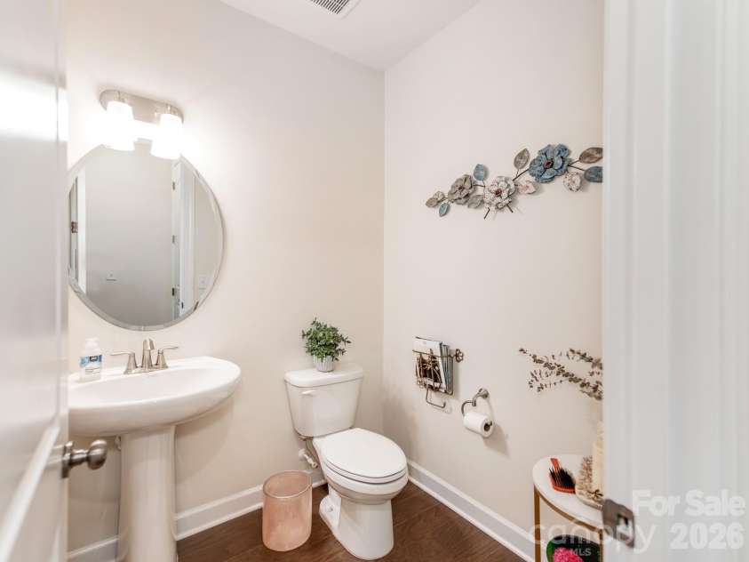 8022 Cornhill Avenue, Charlotte, NC 28277.  MLS# CAR4409382, YatesRealty ID 42423. 