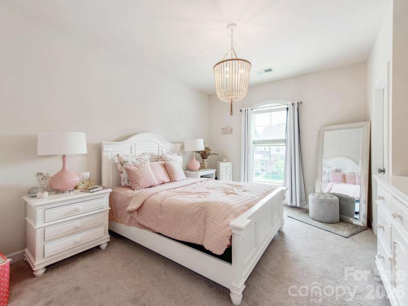 8022 Cornhill Avenue, Charlotte, NC 28277.  MLS# CAR4409382, YatesRealty ID 42423. 