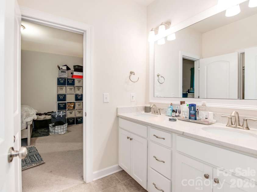 8022 Cornhill Avenue, Charlotte, NC 28277.  MLS# CAR4409382, YatesRealty ID 42423. 