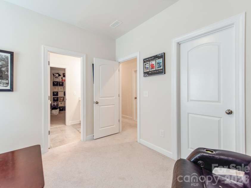 8022 Cornhill Avenue, Charlotte, NC 28277.  MLS# CAR4409382, YatesRealty ID 42423. 