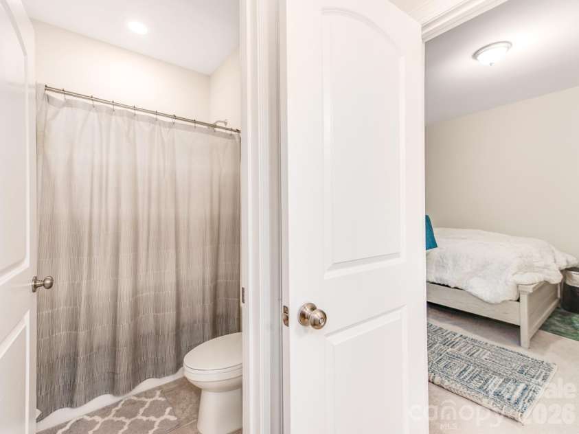 8022 Cornhill Avenue, Charlotte, NC 28277.  MLS# CAR4409382, YatesRealty ID 42423. 