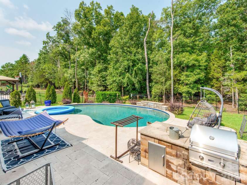 8022 Cornhill Avenue, Charlotte, NC 28277.  MLS# CAR4409382, YatesRealty ID 42423. 