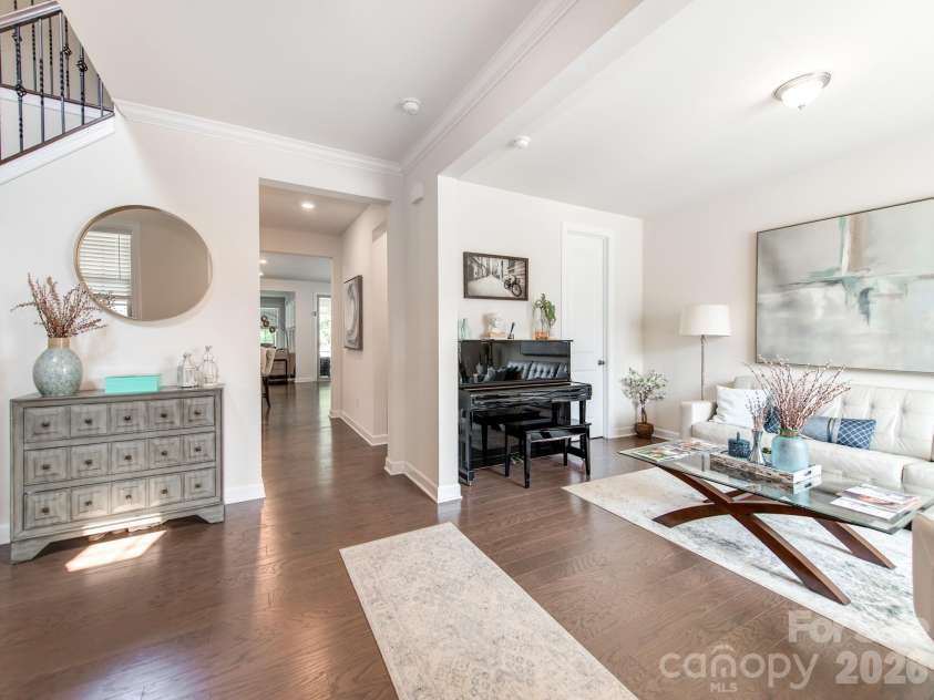 8022 Cornhill Avenue, Charlotte, NC 28277.  MLS# CAR4409382, YatesRealty ID 42423. Foyer