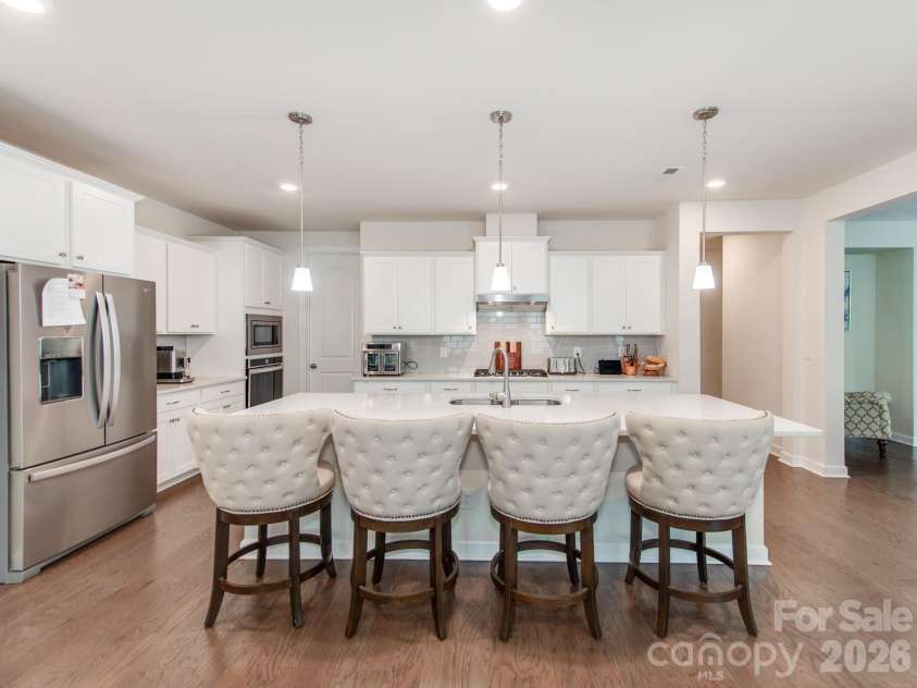 8022 Cornhill Avenue, Charlotte, NC 28277.  MLS# CAR4409382, YatesRealty ID 42423. Great Chef's Kitchen
