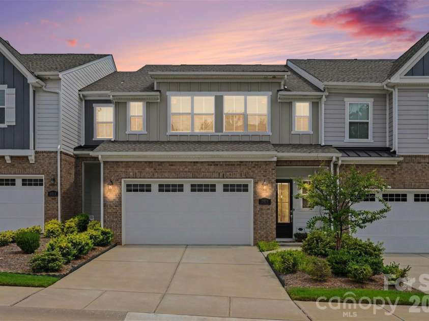 3019 Wittering Drive, Charlotte, NC 28226.  MLS# CAR4407958, YatesRealty ID 42424. 